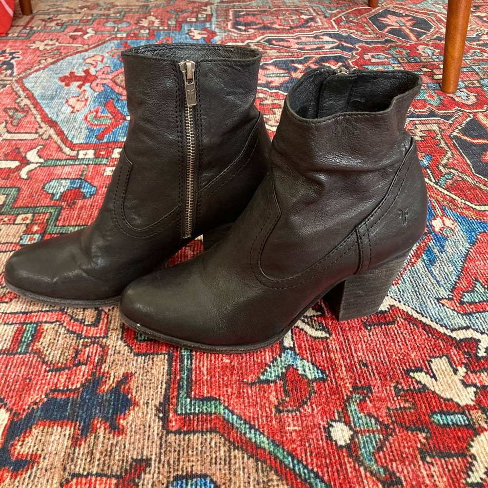 Frye Cowboy Heeled Bootie Black 9.5